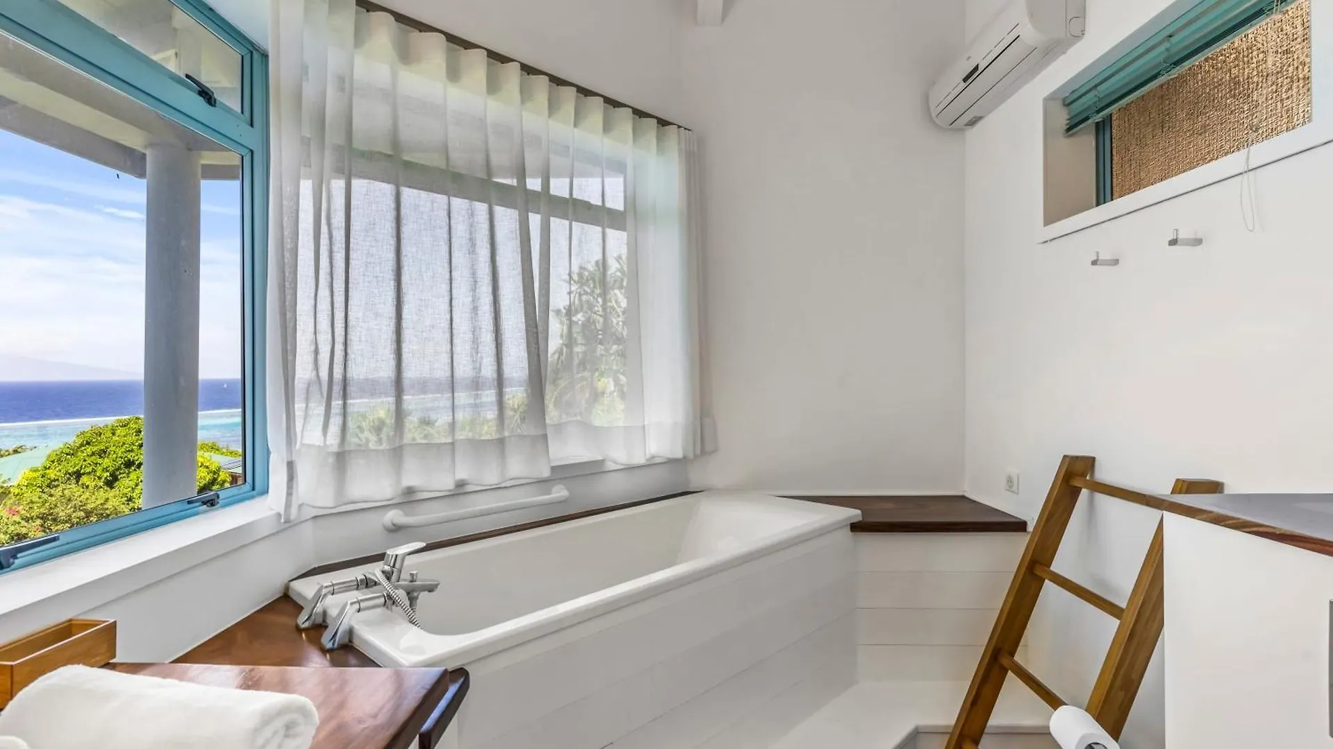 Temae Luxurious 3Br Villa With Infinity Pool 0*,